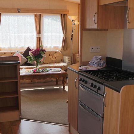 Palm 1 Park Home With Hot Tub Суонидж Экстерьер фото